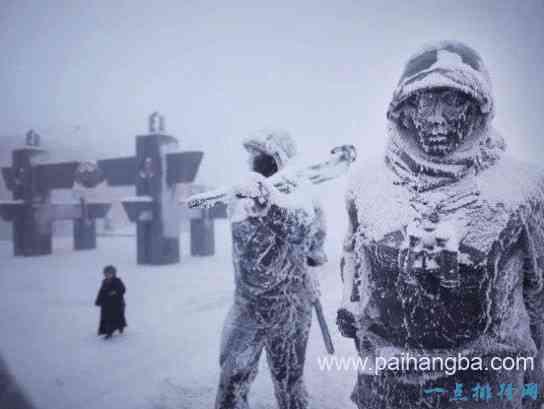 世界上最冷的地方 奥伊米亚康居民-50℃照常工作学习