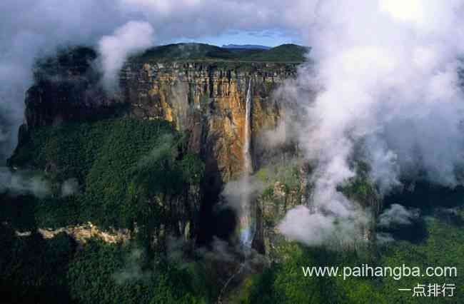 世界上最高的瀑布 安赫尔瀑布高979米